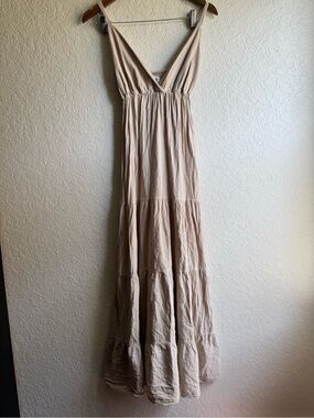 Sleeveless V-Neck Maxi Dress in Light Beige